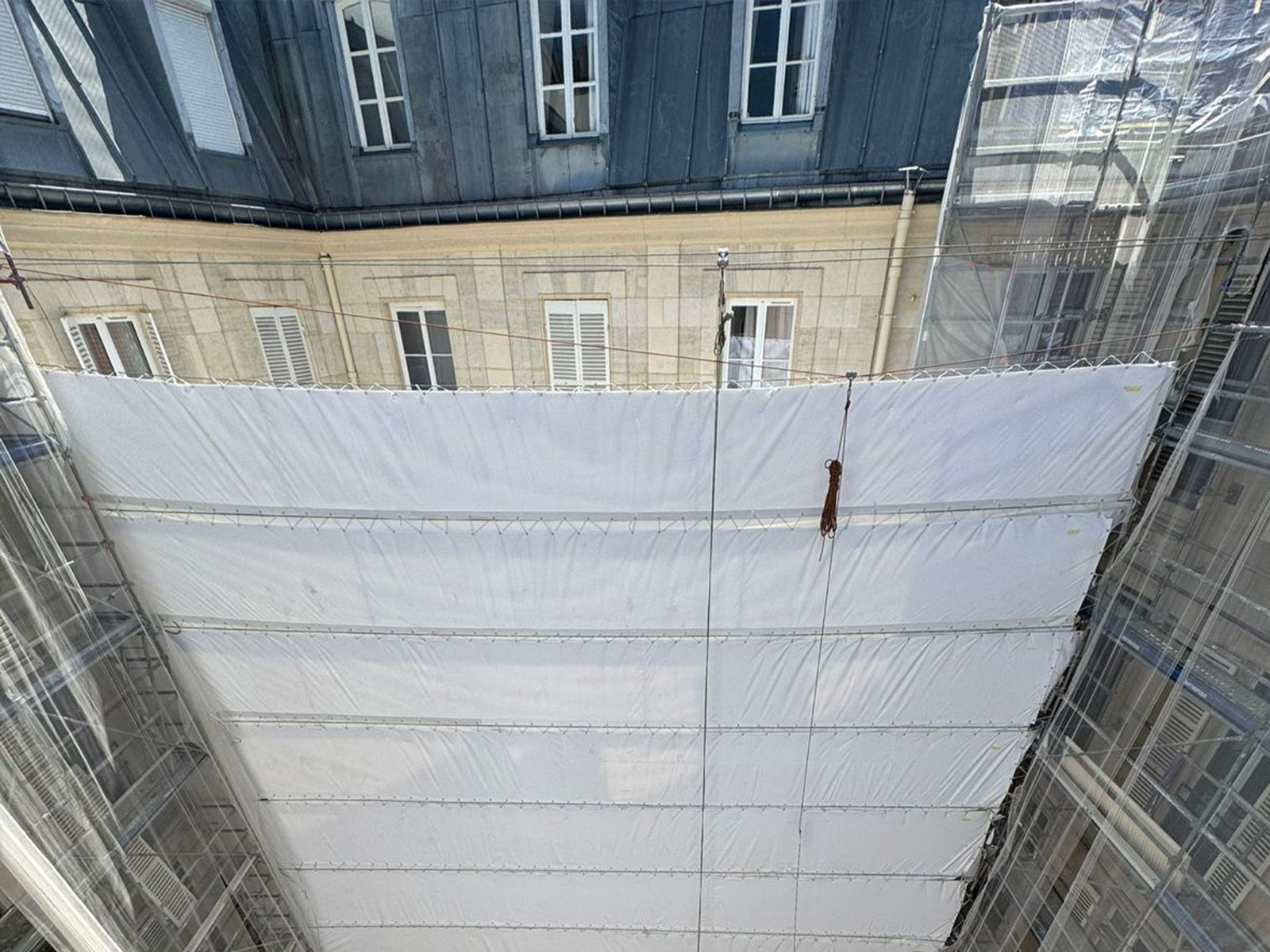 Mur-phonique-Avenue-Foche-à-Paris-2